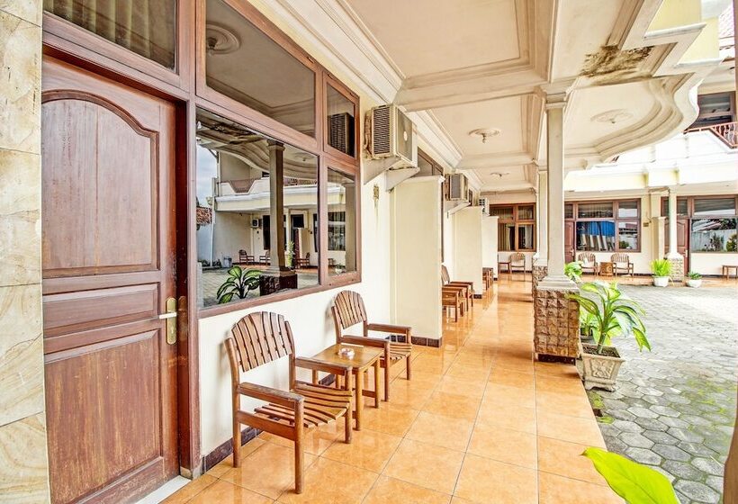 Collection O 92242 Hotel Tanjung Emas