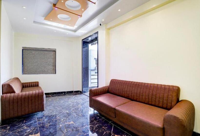 Flagship Hotel Royal Plus