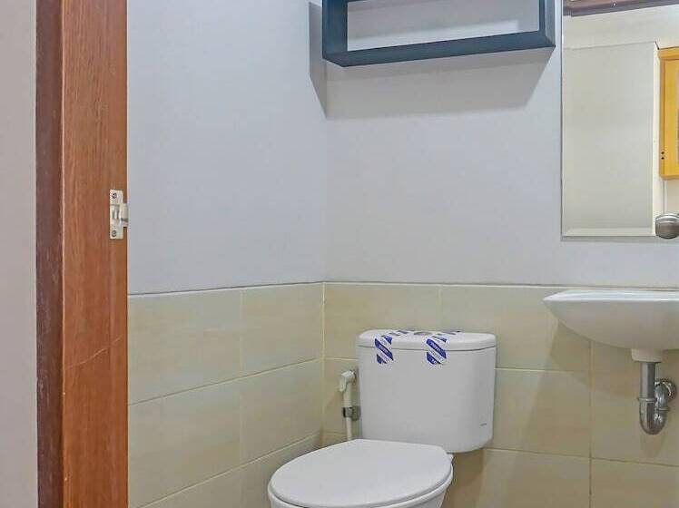 ホテル Capital O 92245 Fortune 88 Trans Park Juanda