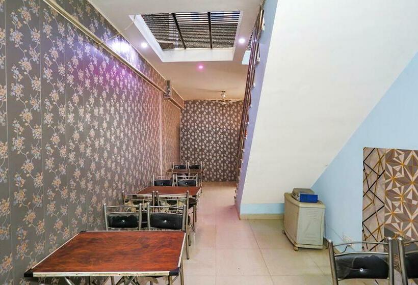 Fabhotel Occazia Palace