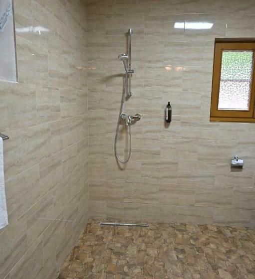 Отель Conacul Radacinilor