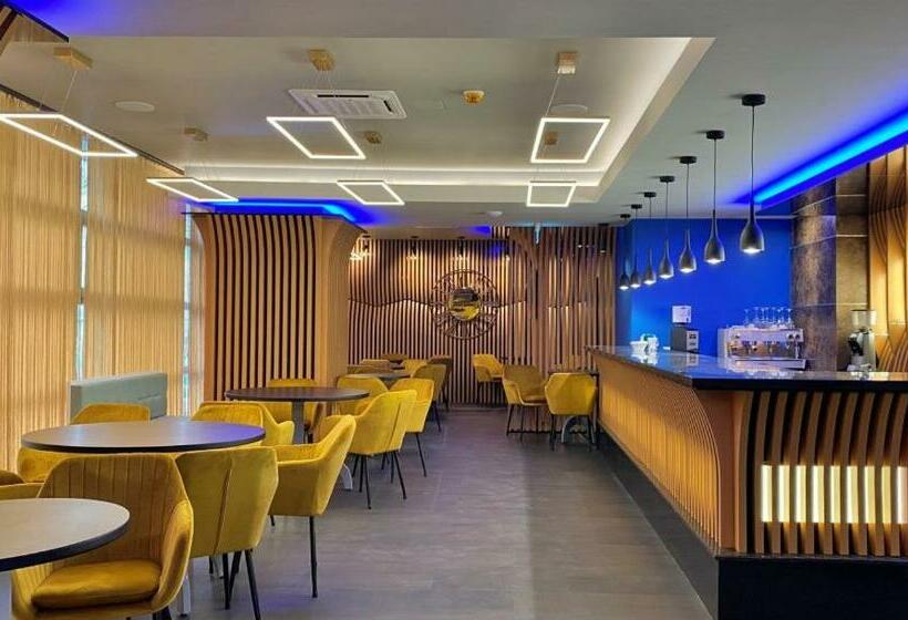 Отель Condor Tulcea