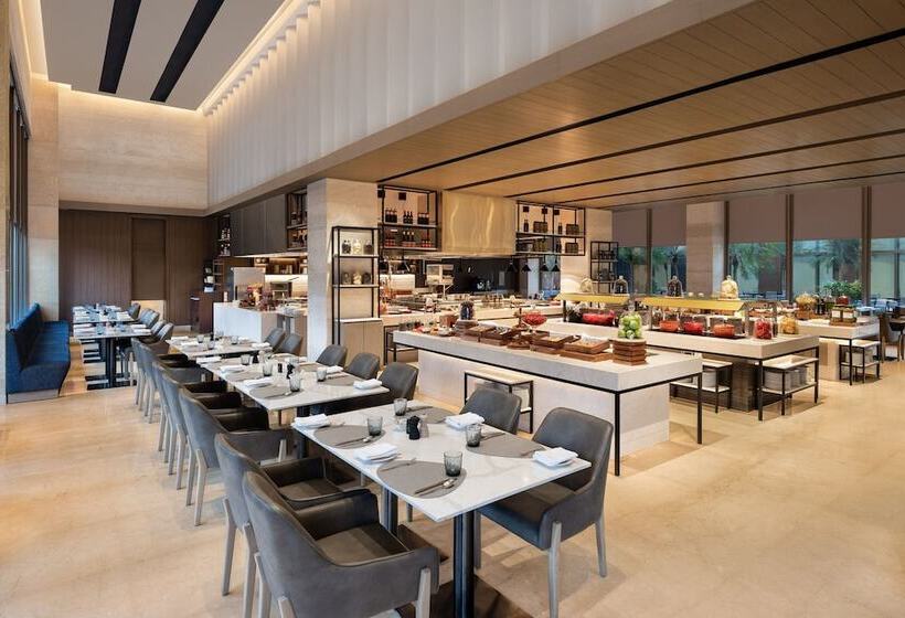 فندق Courtyard By Marriott Shillong