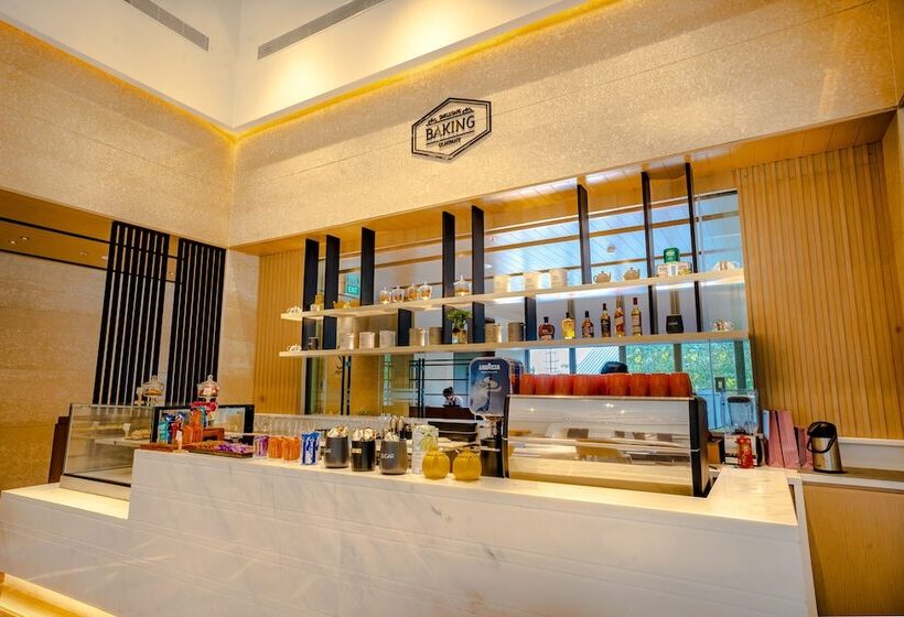 فندق Courtyard By Marriott Shillong