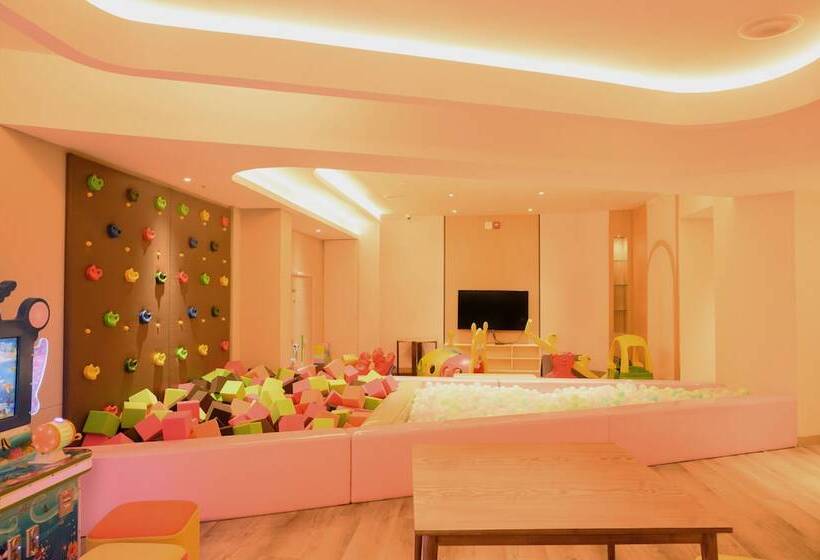 فندق Courtyard By Marriott Shillong