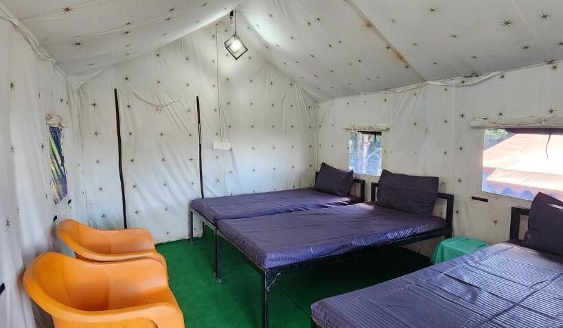 ホテル Instaview Kanatal