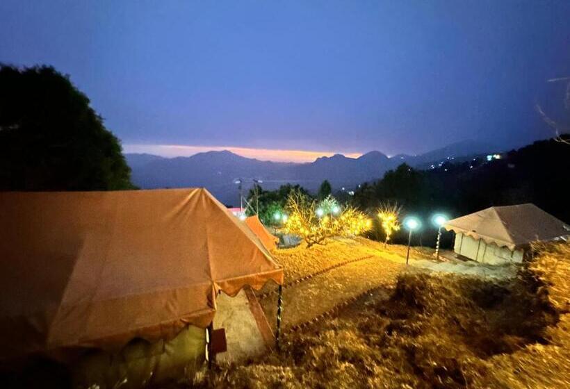 ホテル Instaview Kanatal