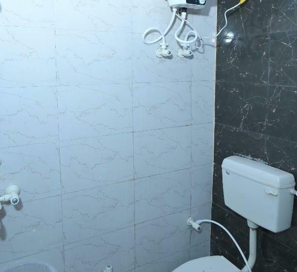 בית מלון כפרי Mukund Dham Near Mathura Railway Station