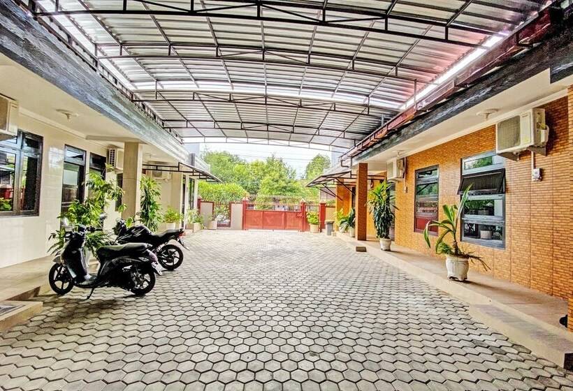 호텔 Oyo 92244 Mariko S House