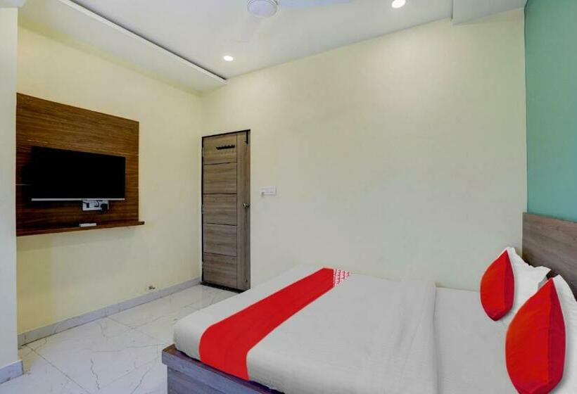 Flagship Hotel Royal Plus