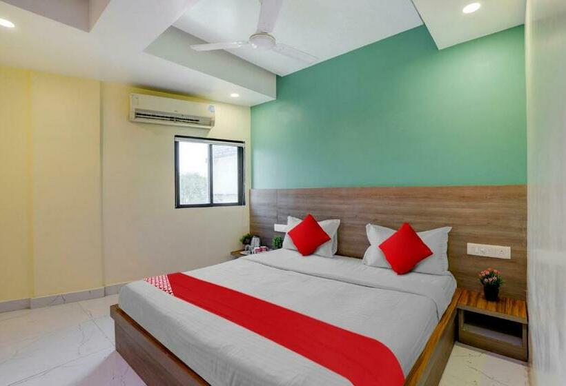 Flagship Hotel Royal Plus