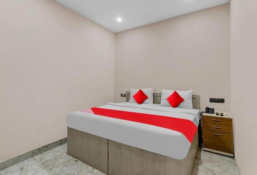 בית מלון כפרי Oyo Flagship 80837  Rudraksh Inn