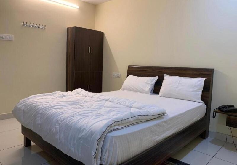 فندق Oyo Flagship 80855 R Grand