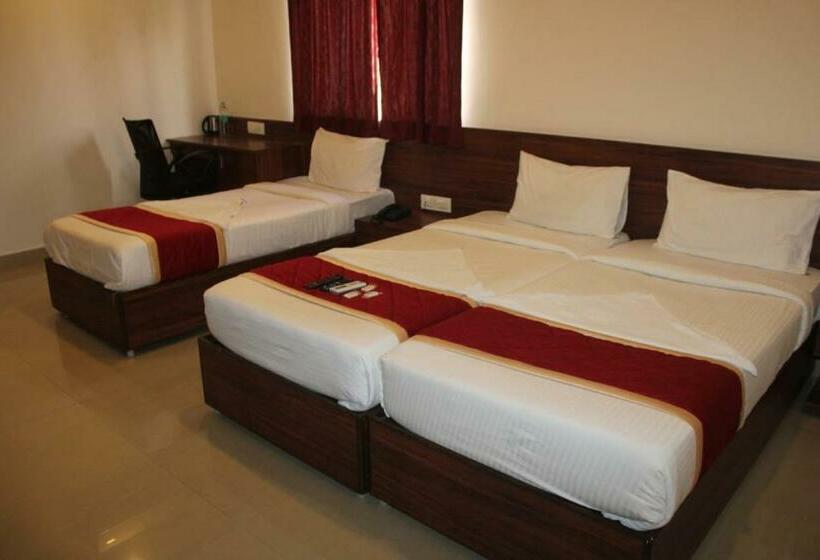 בית מלון כפרי Passport Inn By Wb Inn