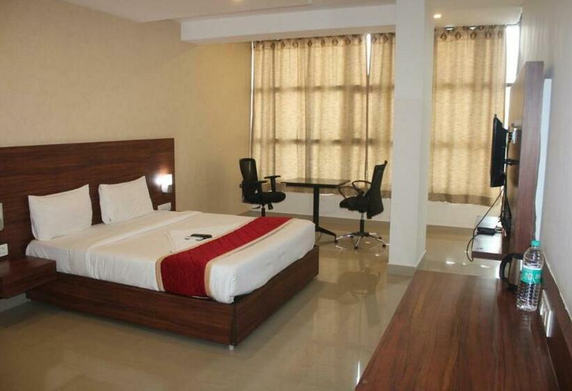 בית מלון כפרי Passport Inn By Wb Inn