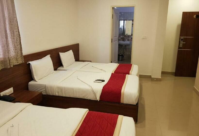 בית מלון כפרי Passport Inn By Wb Inn