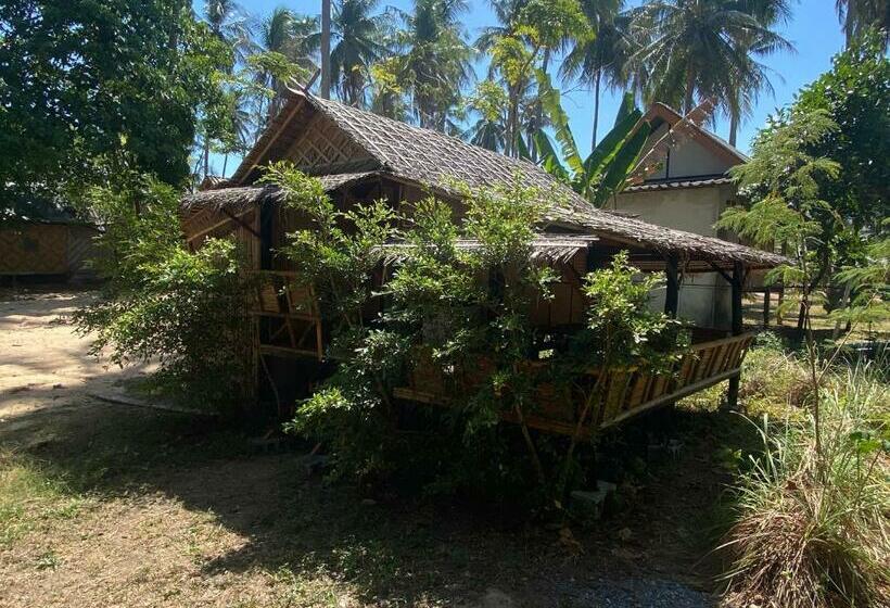 Отель Patty S Secret Garden By The Sea