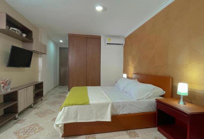 בית מלון כפרי Prado 72 Inn