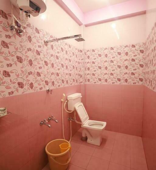 בית מלון כפרי Rj Bhavan And Residence