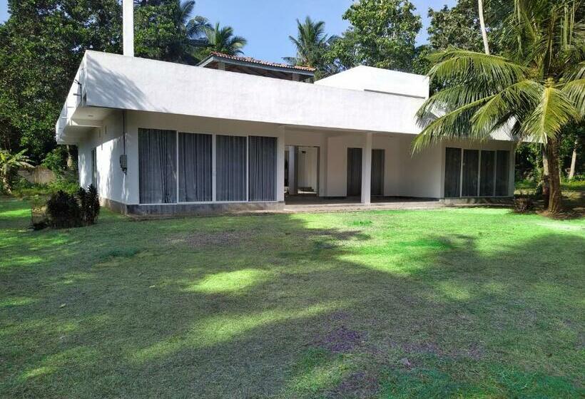 בית מלון כפרי Savendro