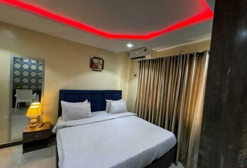 Отель Suite Subzero