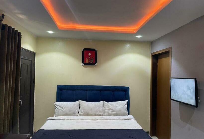 Отель Suite Subzero