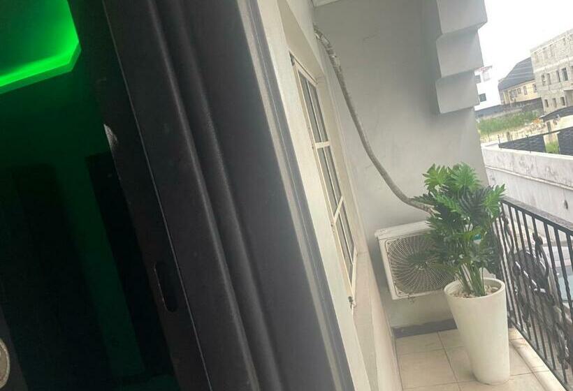 Отель Suite Subzero