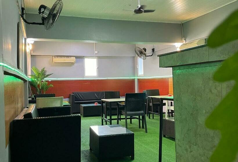 Отель Suite Subzero