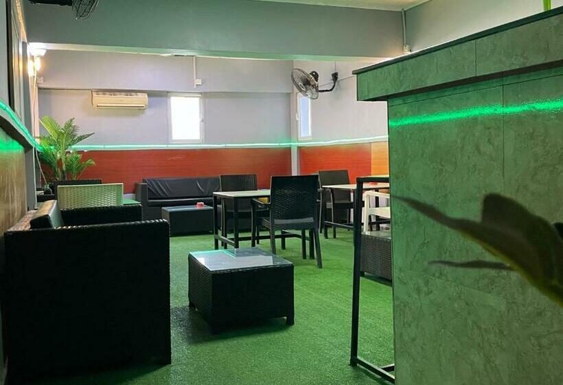 Отель Suite Subzero