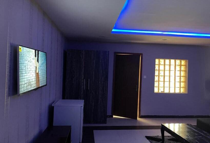 Отель Suite Subzero