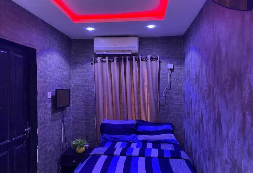 Отель Suite Subzero