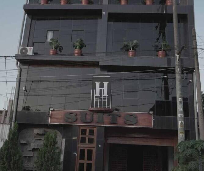 ホテル Suites Pucallpa