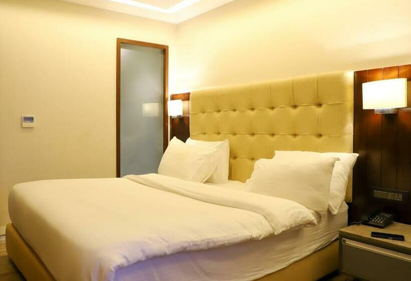 Отель The Sea View, Mangalore