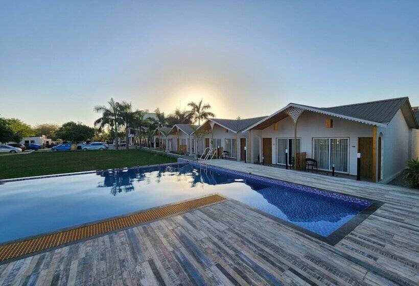 ホテル Vits Daman Devka Beach