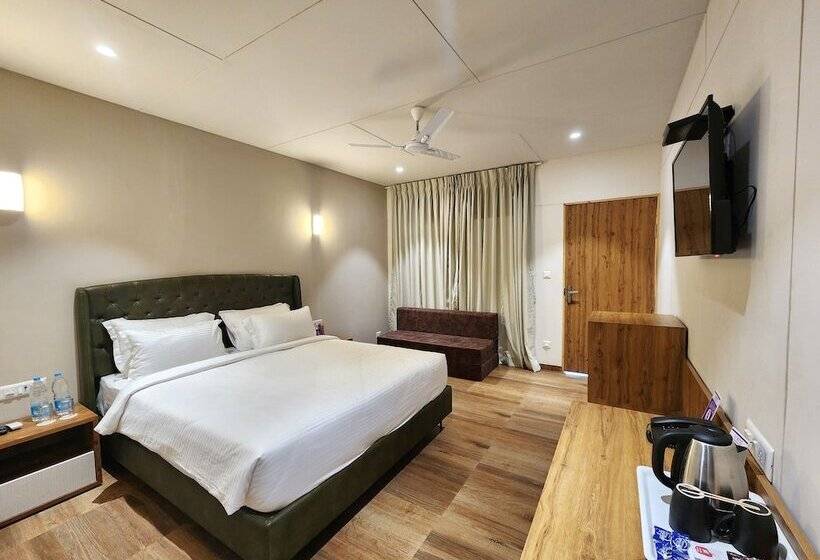 ホテル Vits Daman Devka Beach