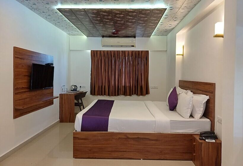 ホテル Vits Daman Devka Beach