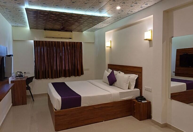 ホテル Vits Daman Devka Beach