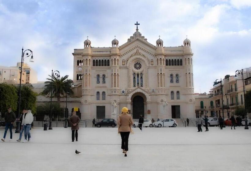 هتل Xenia Luxurys