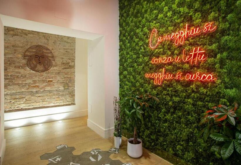 هتل Xenia Luxurys