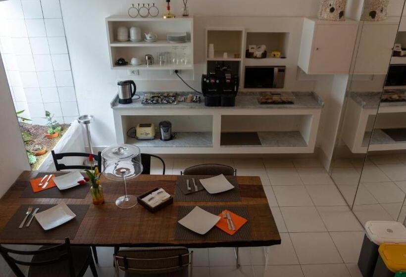 هتل Xenia Luxurys