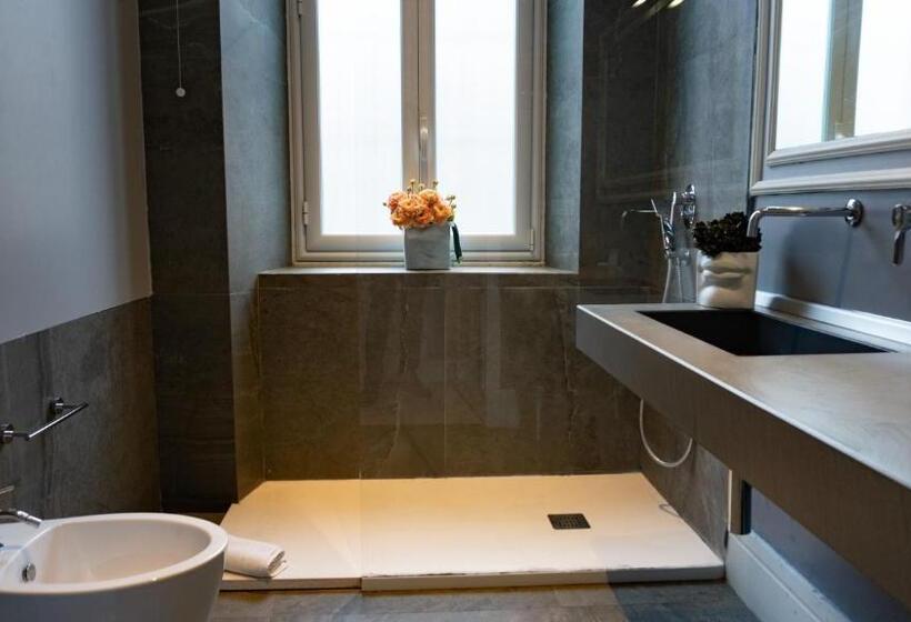 هتل Xenia Luxurys