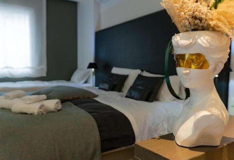 هتل Xenia Luxurys