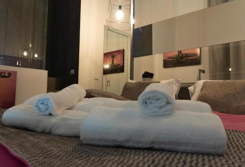 هتل Xenia Luxurys