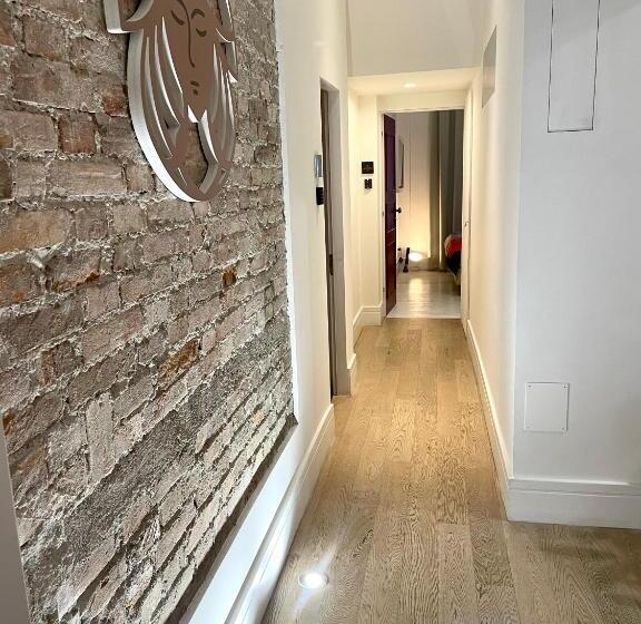 هتل Xenia Luxurys