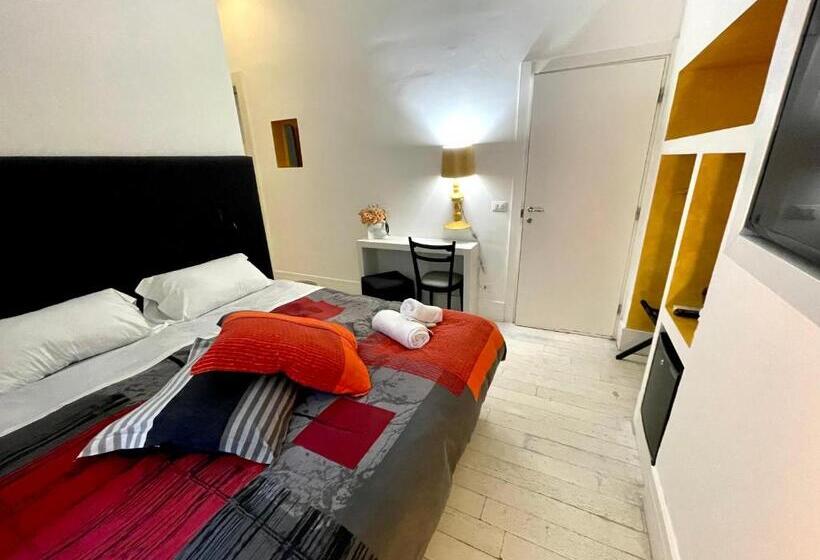 هتل Xenia Luxurys