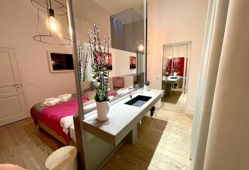 هتل Xenia Luxurys