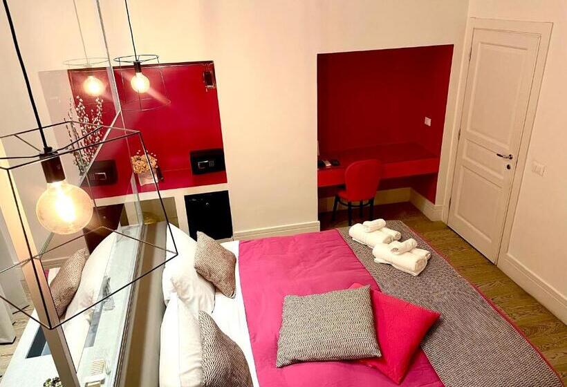 هتل Xenia Luxurys