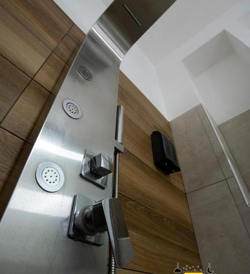 پانسیون Casa Galluppi, Stanza Privata In Centro A Cosenza Con Bagno E Ampia Doccia, Free High Speed Wi Fi, N