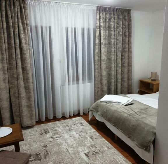 بنسيون Casa Sandu Sadova