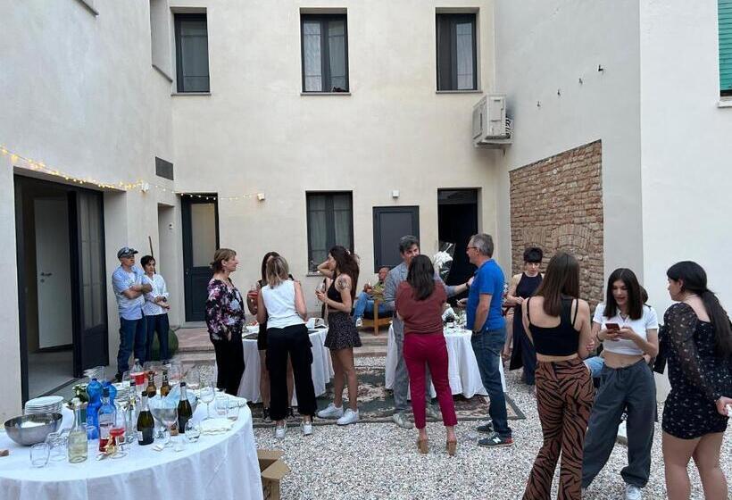 膳宿费 Dépendance La Corte